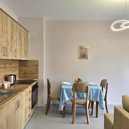 In 095 * Golem (Tirana)