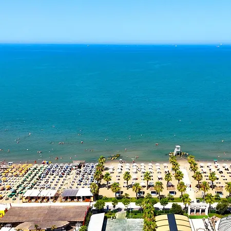 Apartment By The Sea In 095